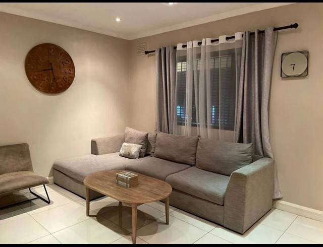 1 BEDROOM APARTMENT FOR SALE IN ESSENWOOD